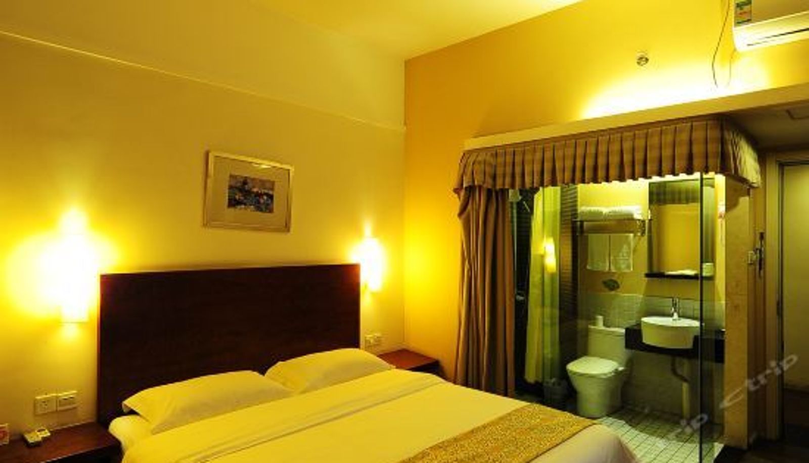 Camera business - Homytel Hotel