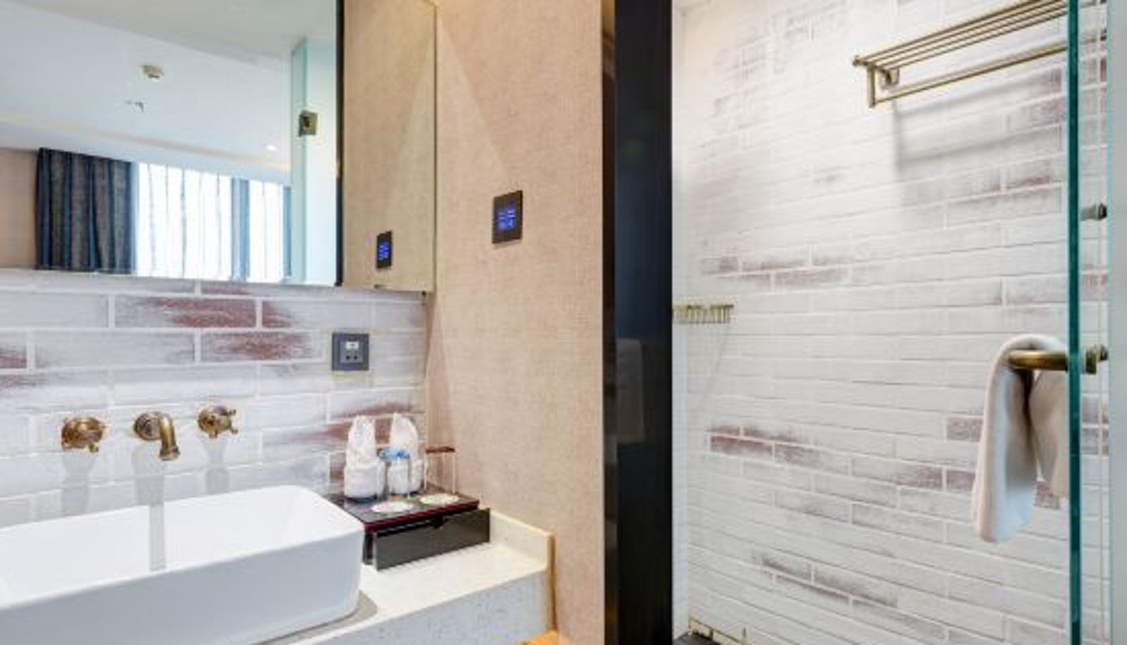 Suite - Long March Milaso Hotel