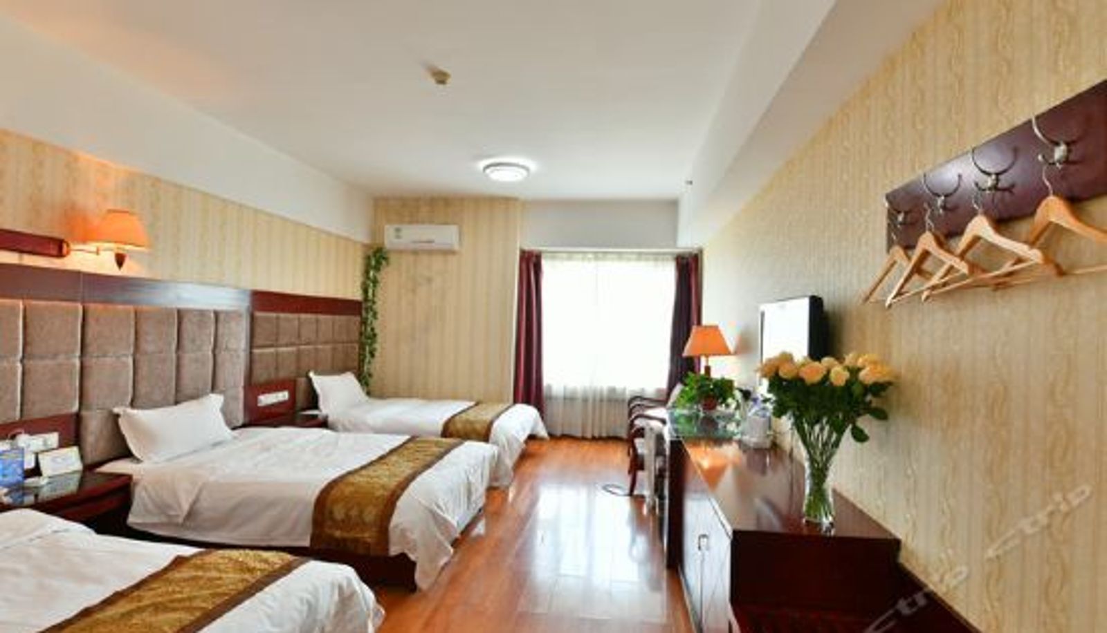 Dreibettzimmer - Jialong Hotel (Zhonglou)