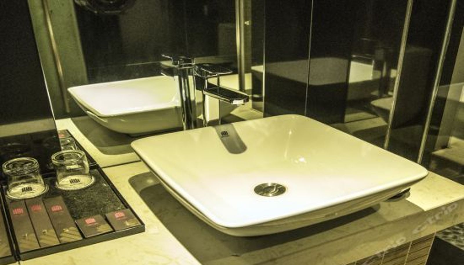 Camera business - Tongxin Xi Hotel (Guiyang Happy World Dashandong)