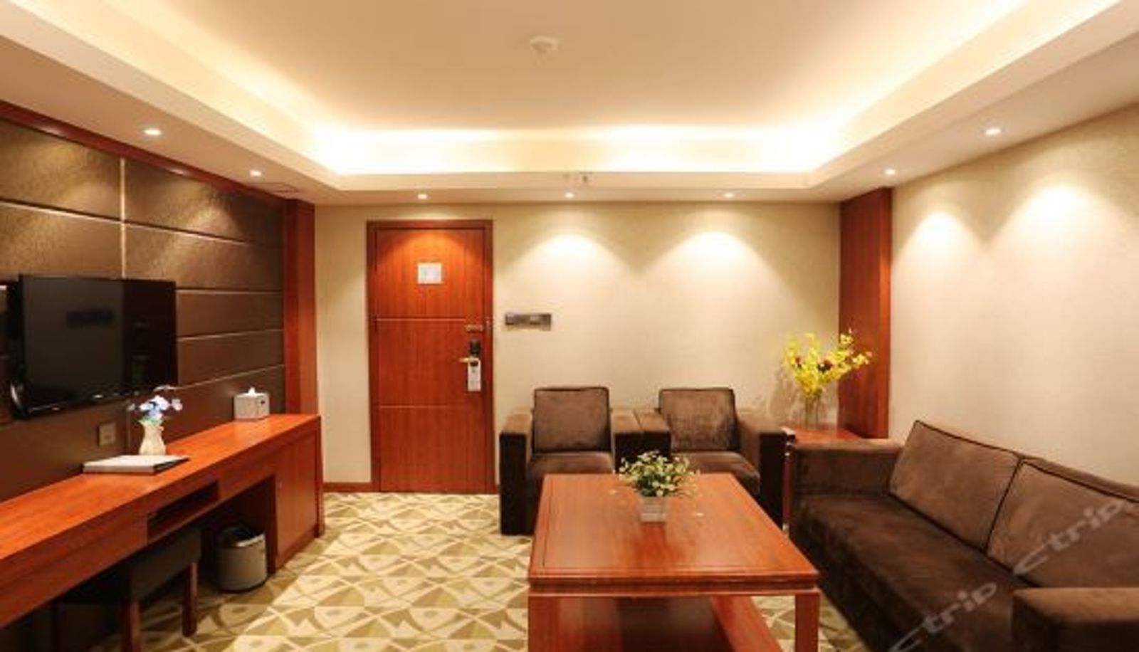 Suite - Chuanyu Hotel (Xi'an Railway Station Wulukou Wanda Plaza)