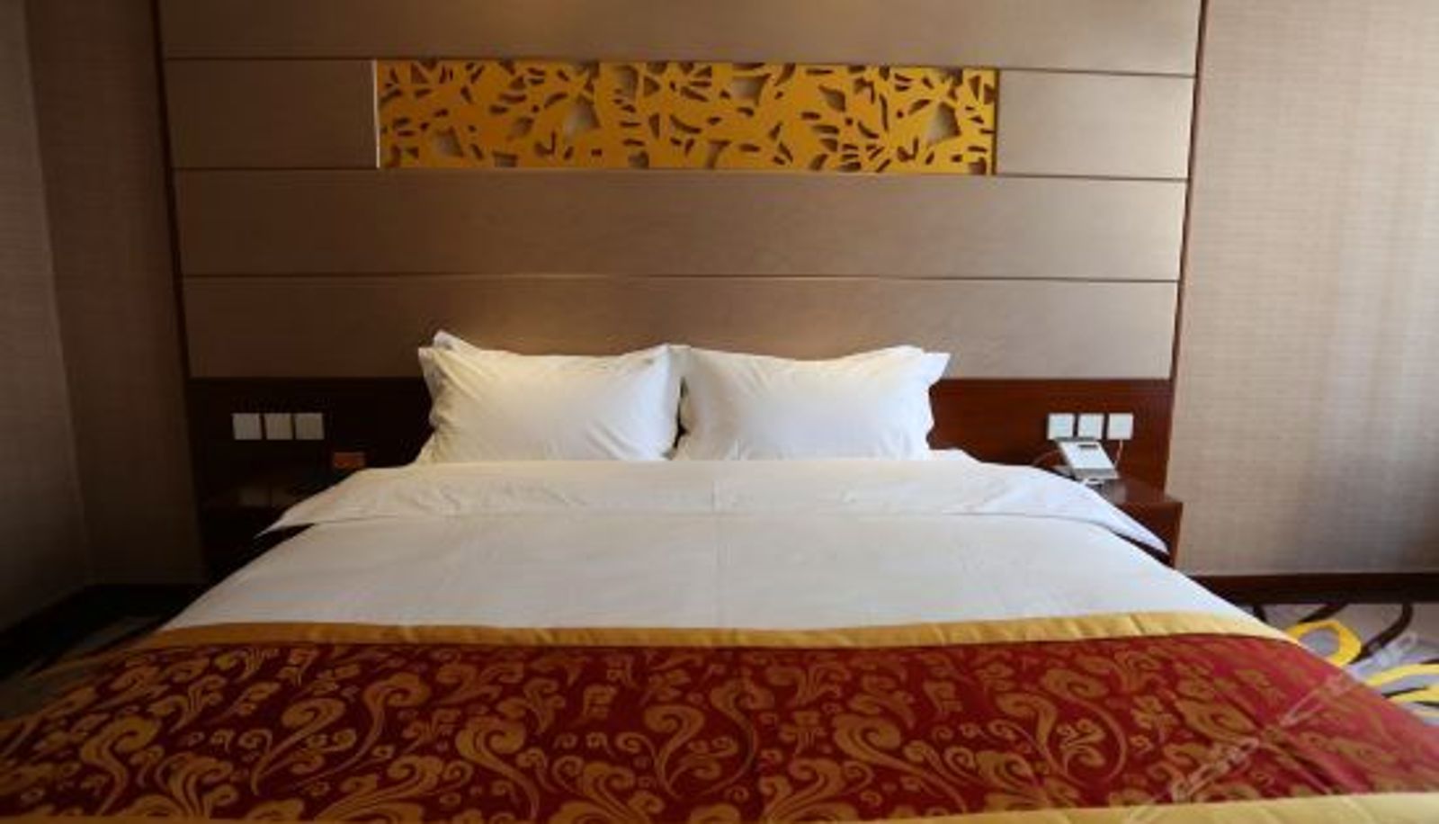 Business room - Gladness Hotel