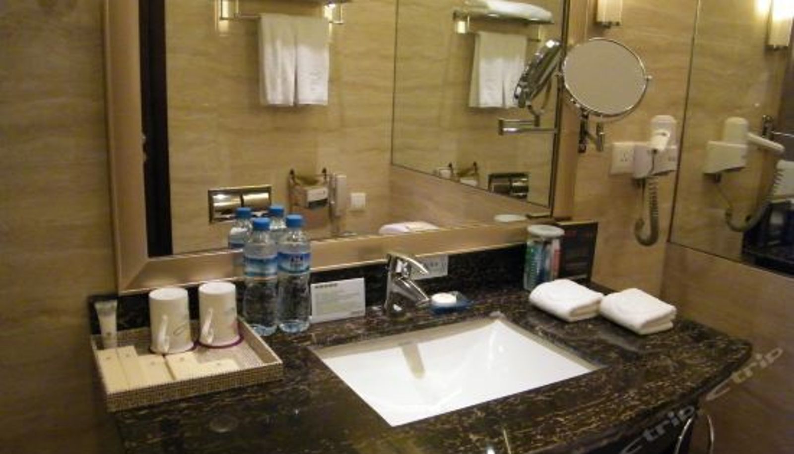 Interior view - Century Huatian Hotel