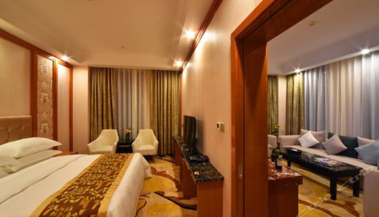 Suite - Banyan Mansion Hotel