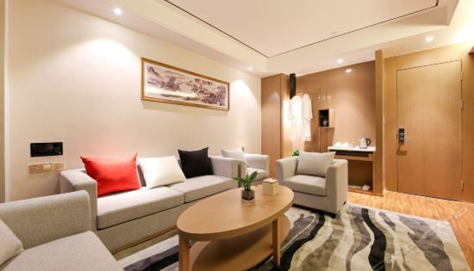 Suite - East Queen Hotel (Xi'an Beimen Metro Station)