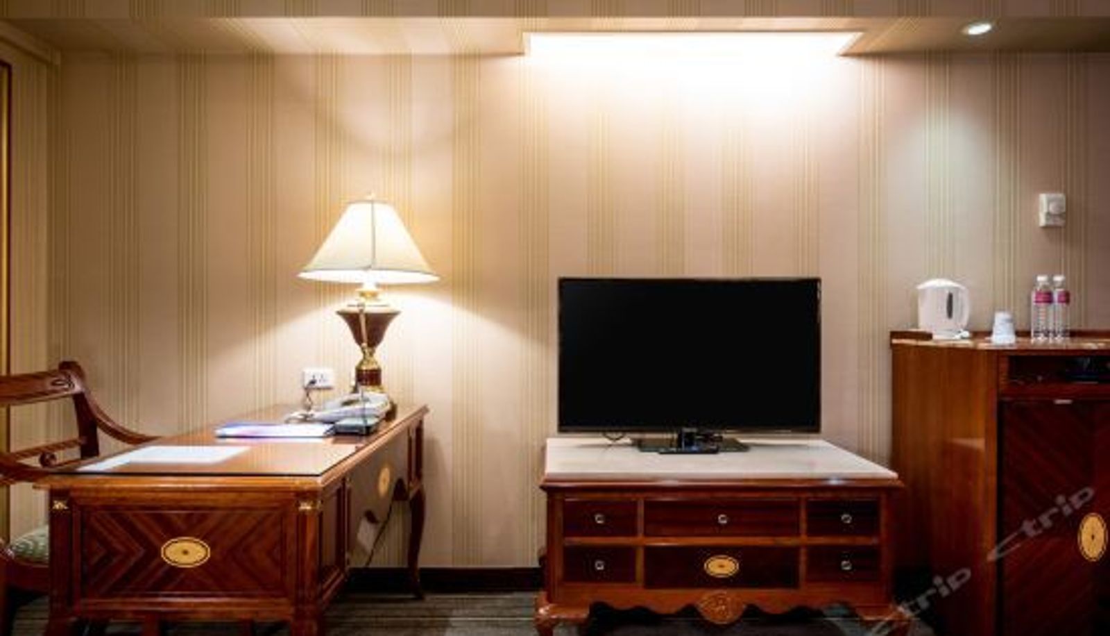 Suite - Capital Waikoloa Hotel