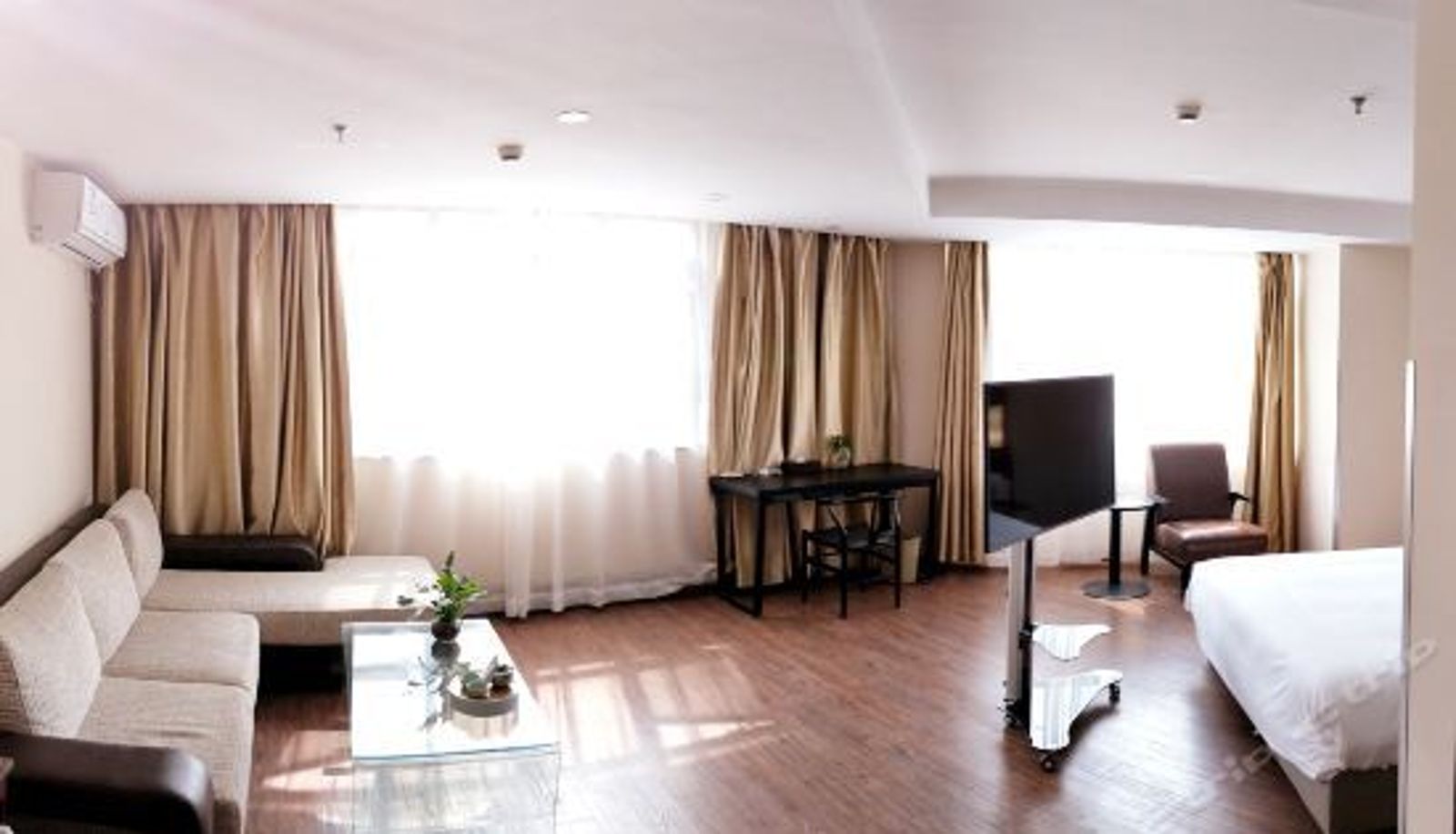 Business room - Warmly Hotel (Suzhou Shilu Shantang Street)