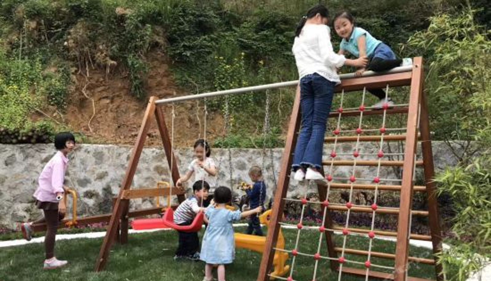 Quadrupla - Yododo Huaji Taoyao Jingshe Hostel