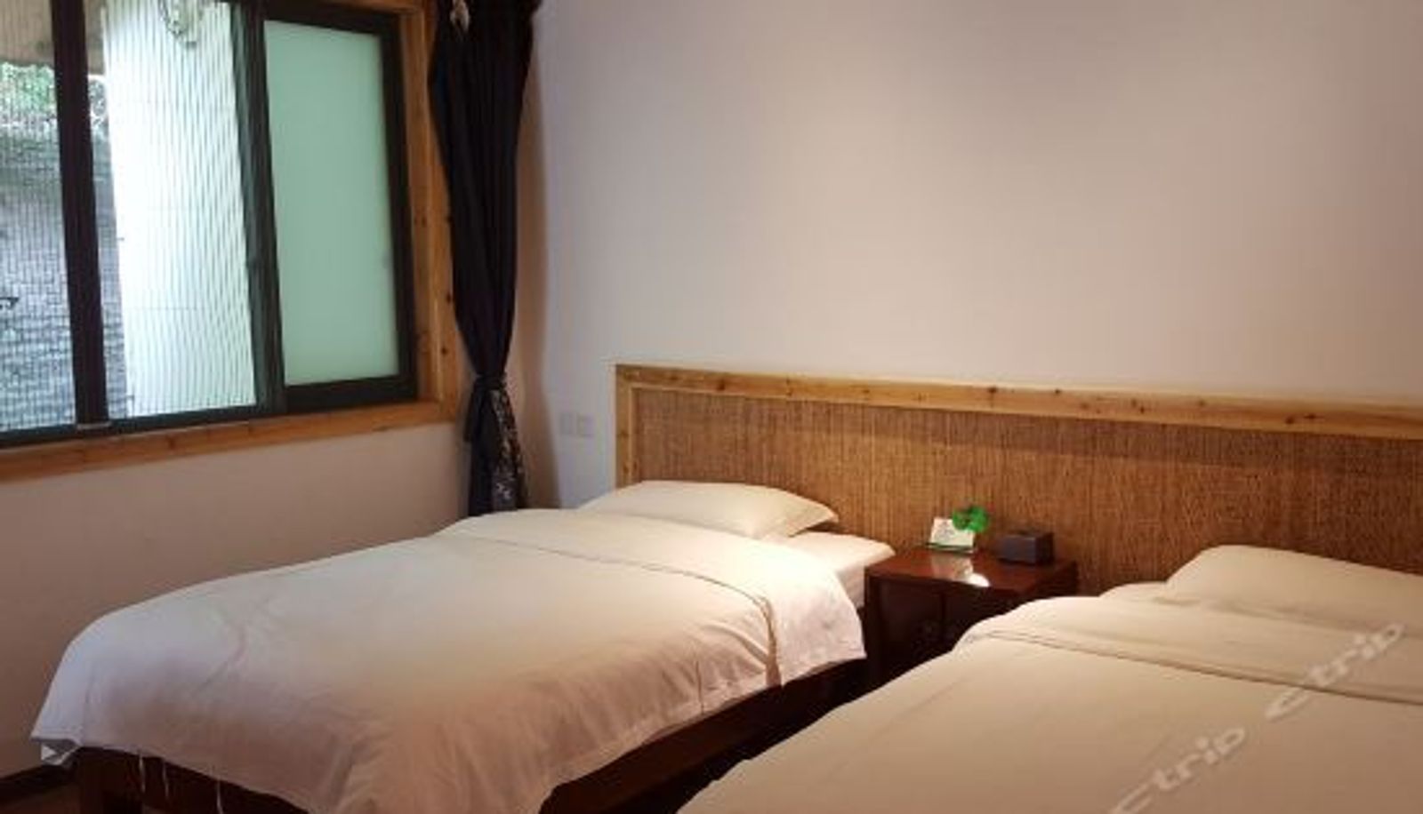 Room with river view - Caigetang Inn