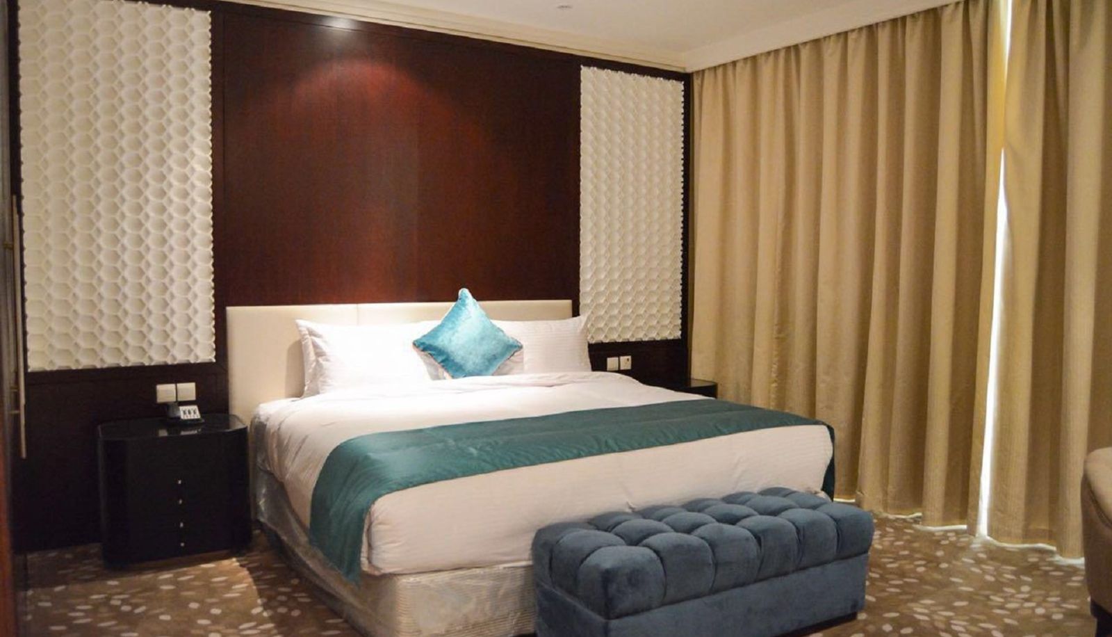 Camera - Crowne Plaza DUBAI TRADE CENTRE