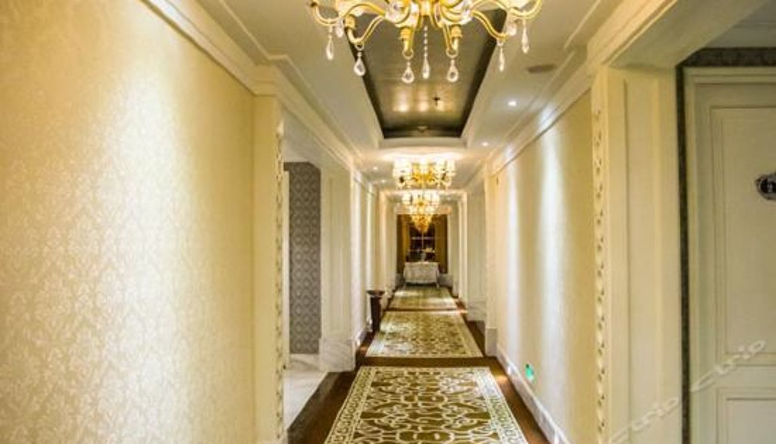 Recepción - McQueen Hotel
