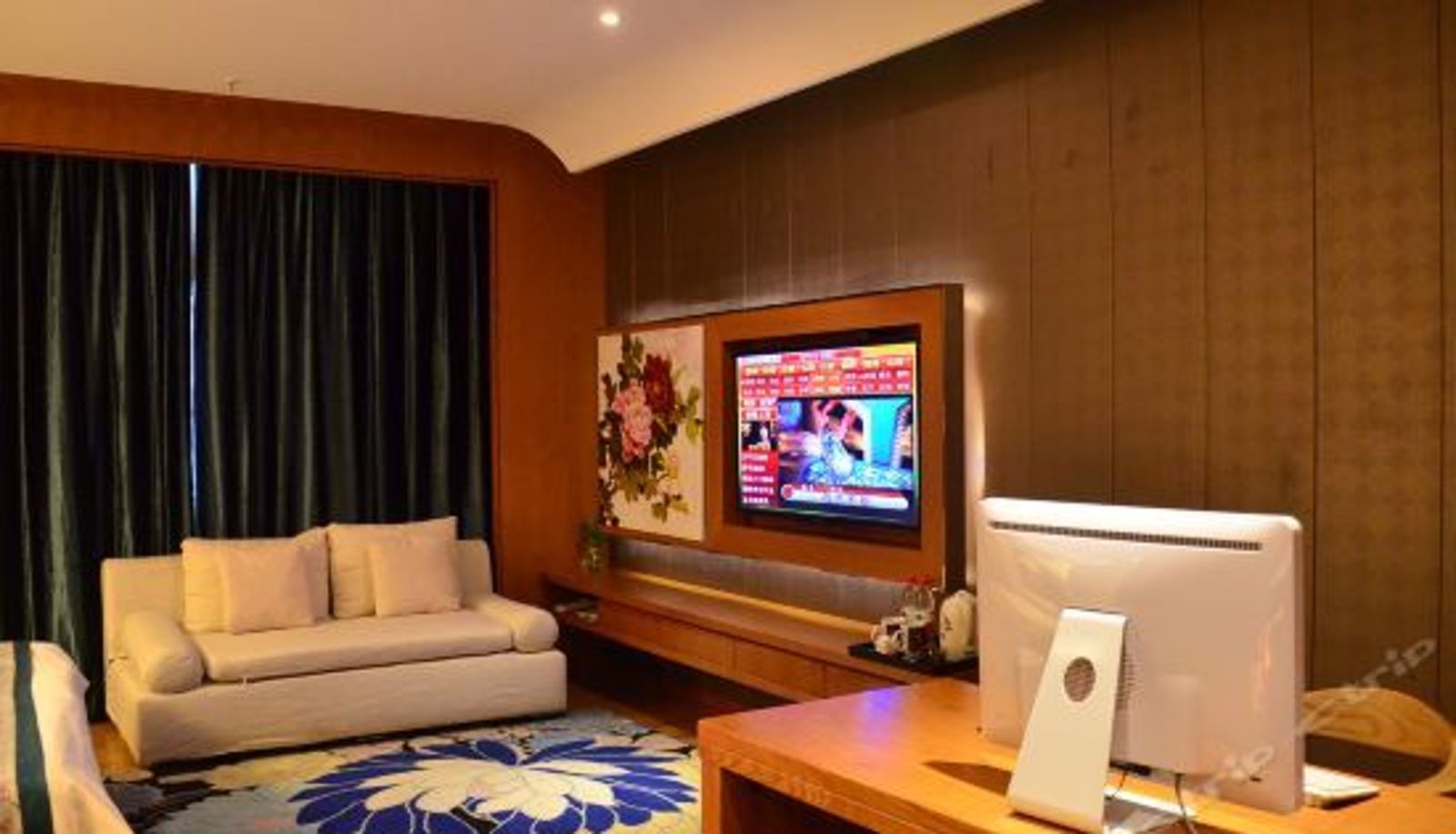 Camera business - Sea on the Sea Crystal Hotel