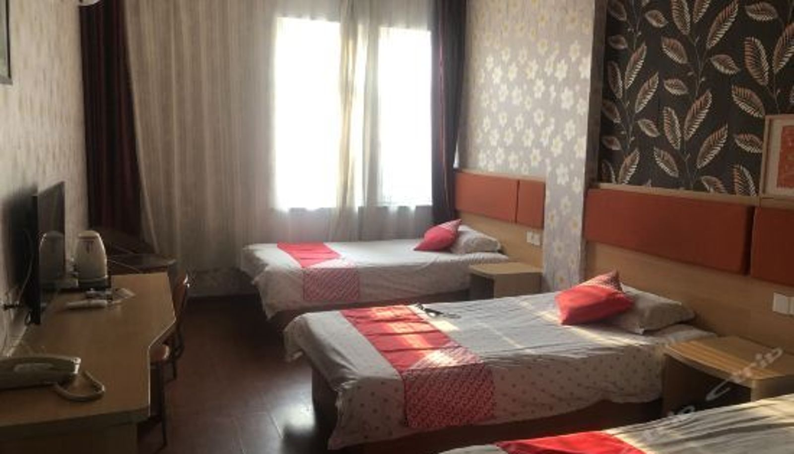 Chambre triple - World Hotel (Qingdao Taidong Yingkou Road Beer Street )