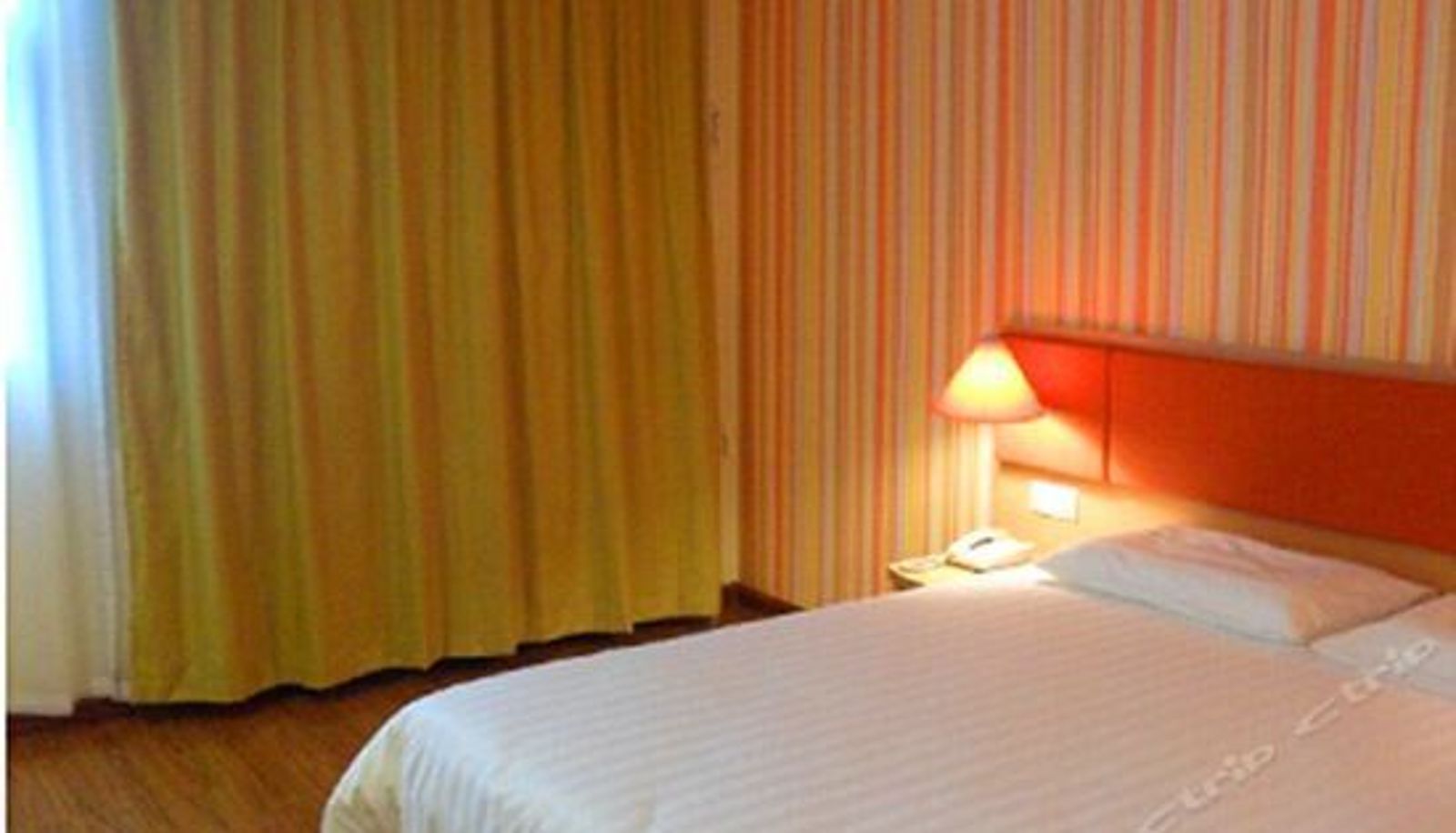 Business room - Home Inn (Yantai Fuhai Road Zhenhua)