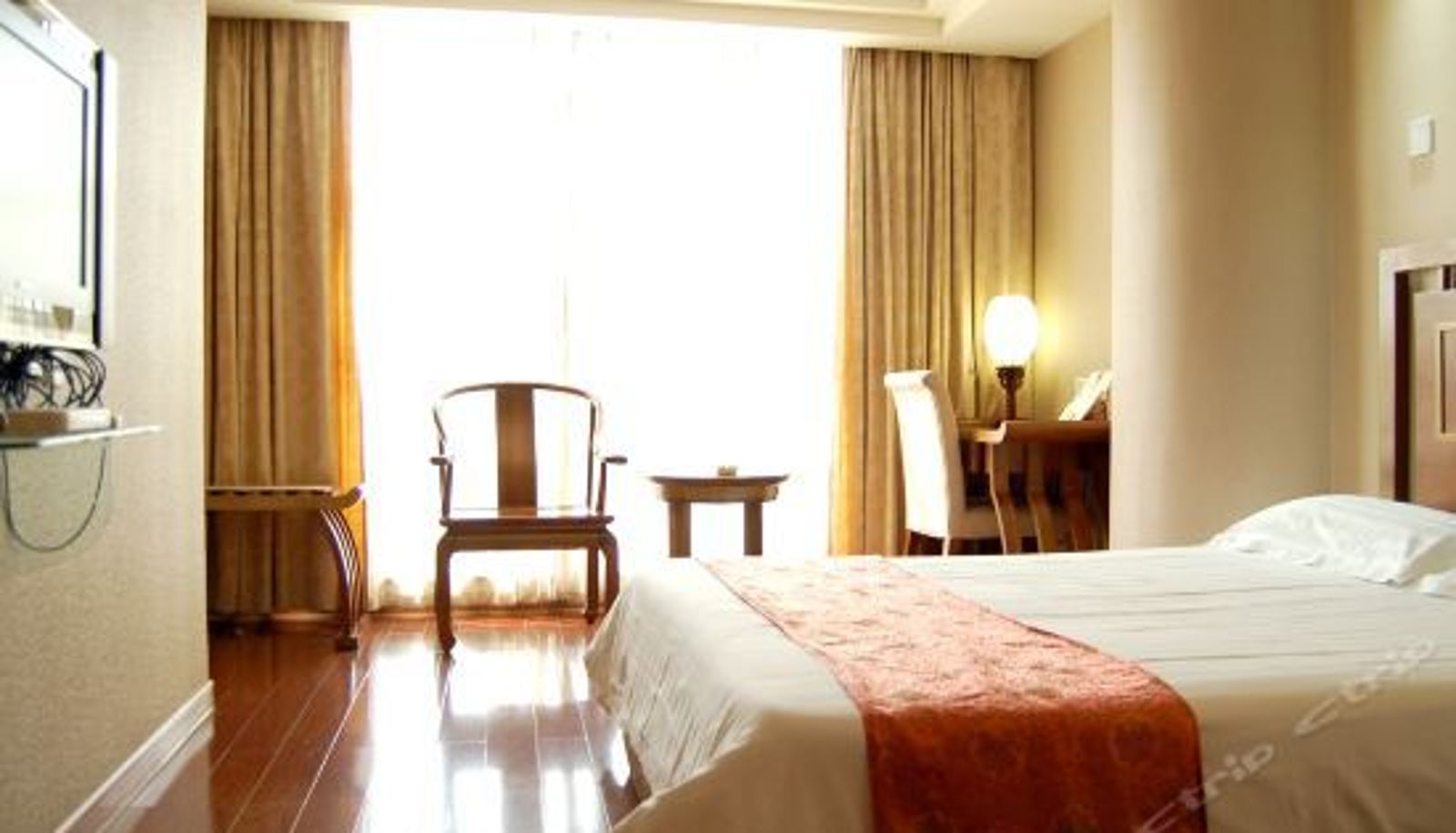 Business room - Golden Key International Hotel
