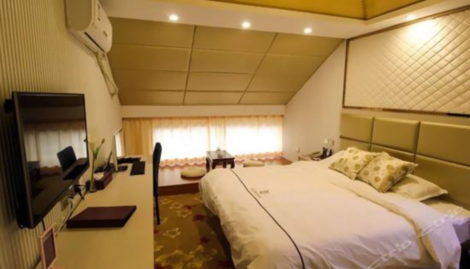 Camera business - Furongju Theme Hotel