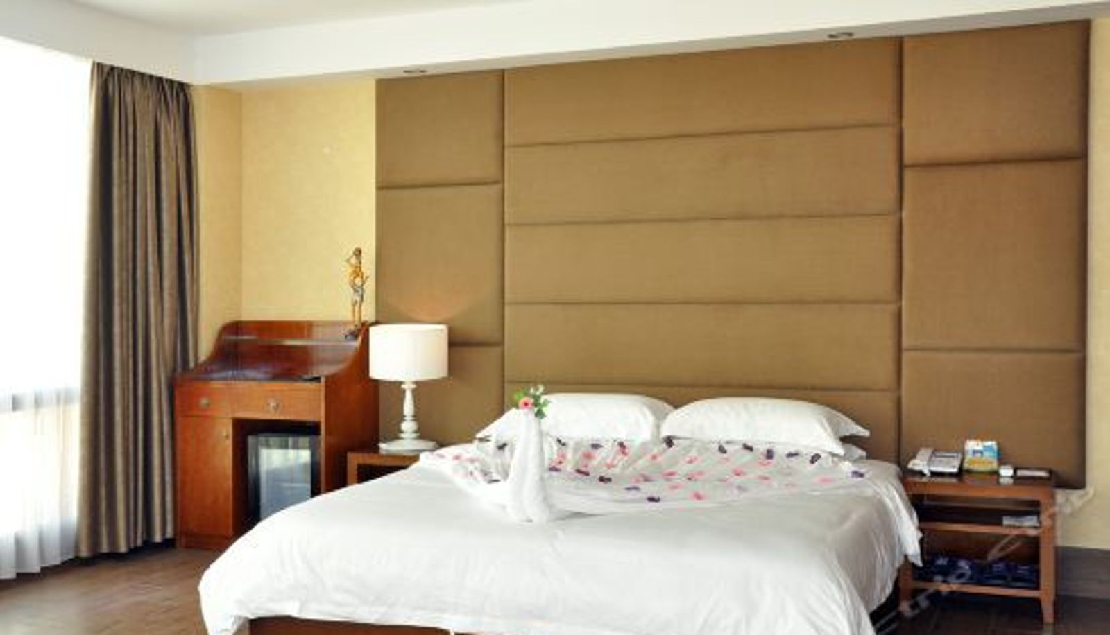 Camera business - Zhao Huang The Garden Hotel