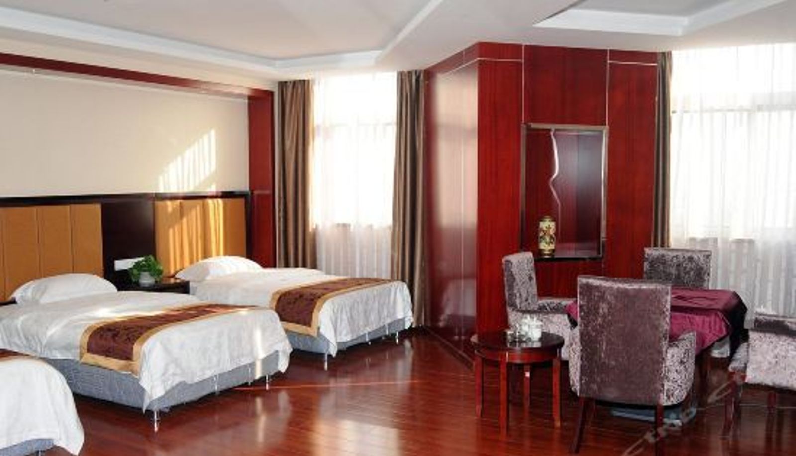 Tripla - Tonghai Business Hotel