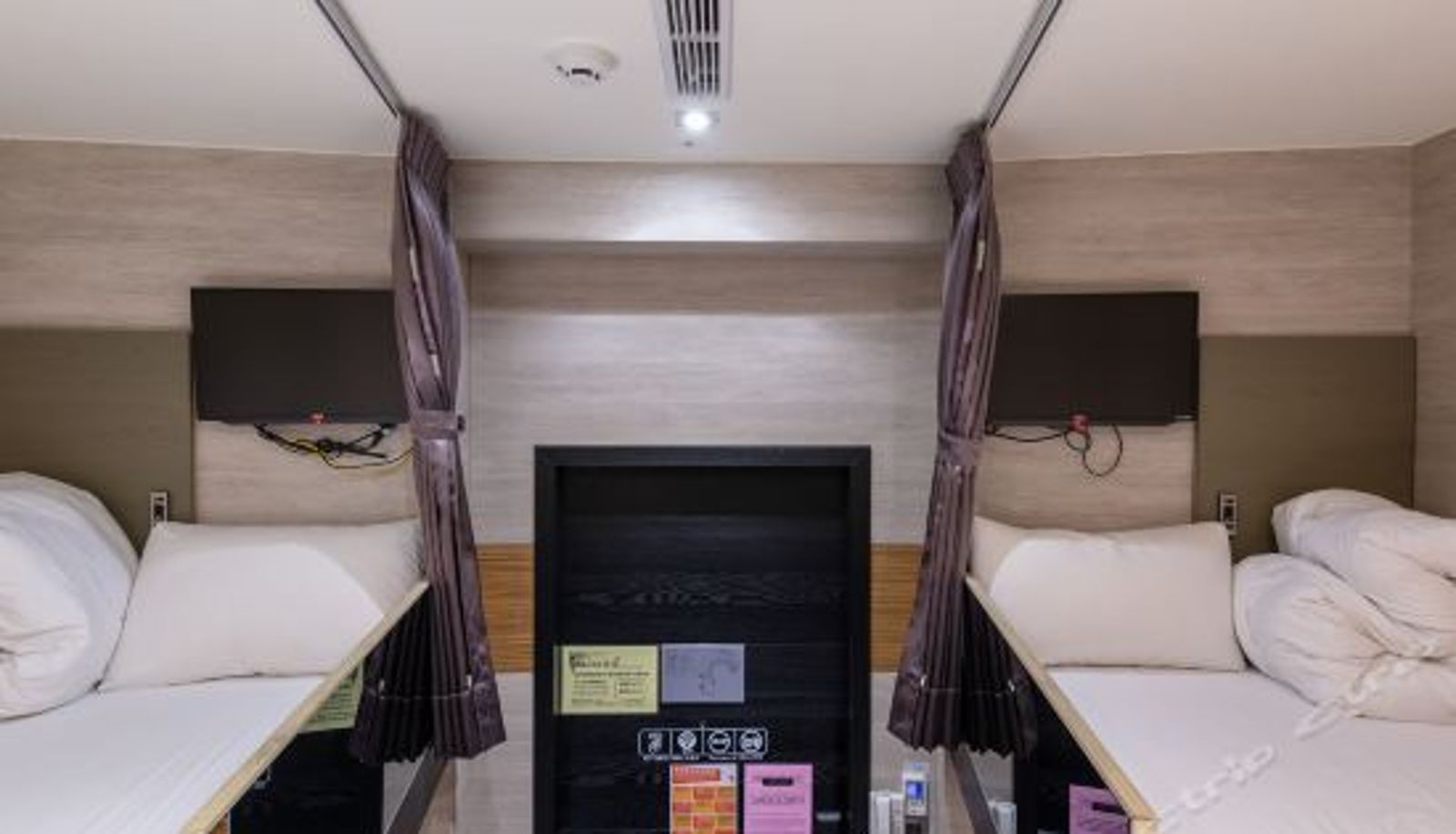 Quadrupla - 101 Amici Hotel Six Star Hostel