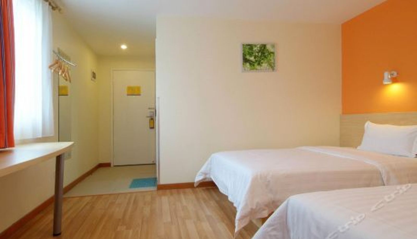 Camera business - 7 Days Inn (Guannan Renmin Middle Road)
