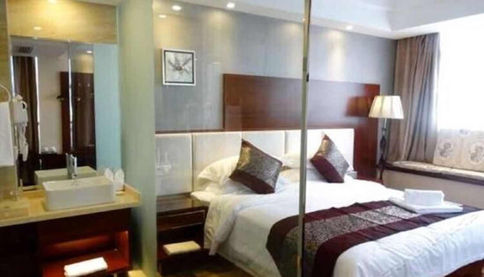 Business room - Eternal Classic Hotel