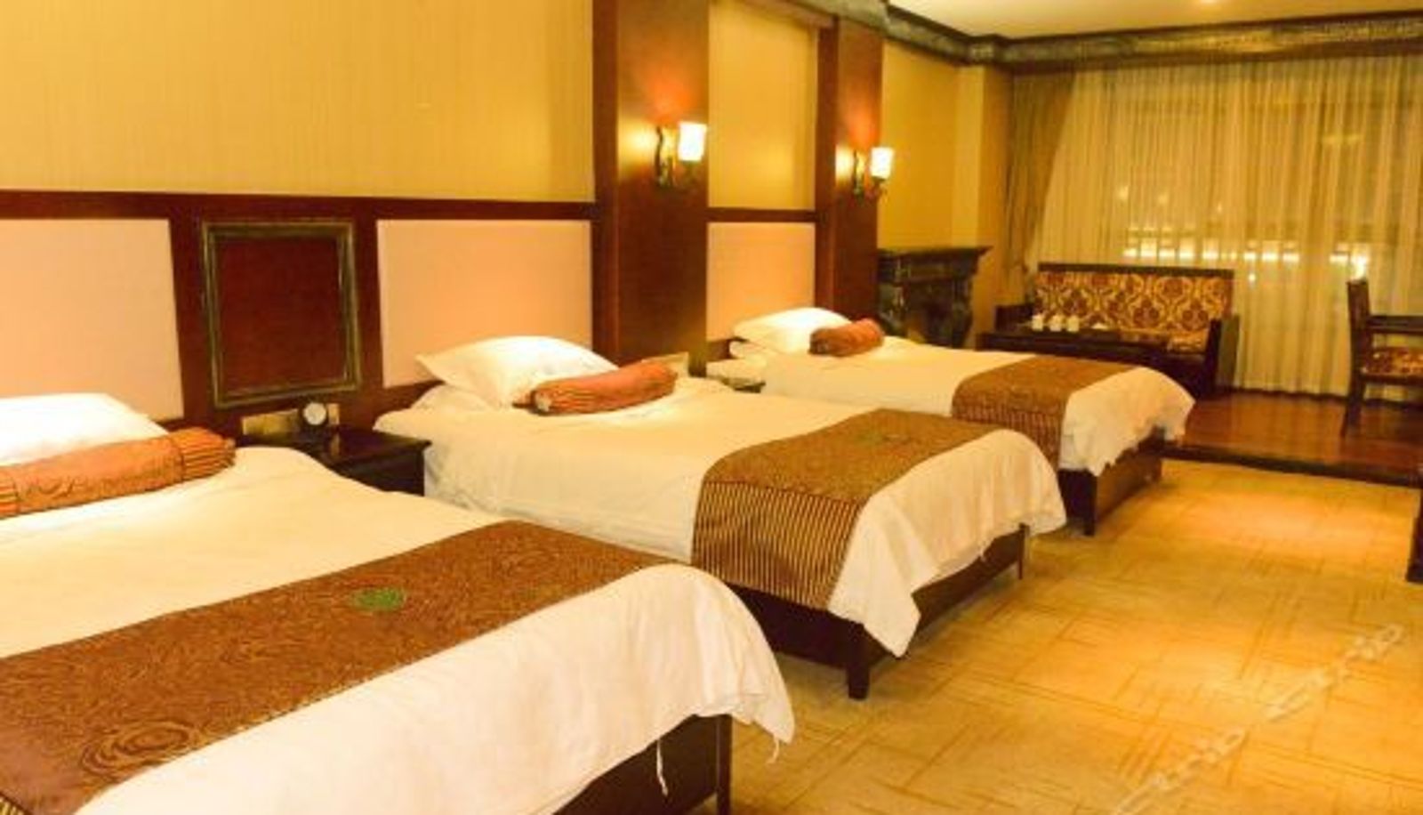 Dreibettzimmer - Gakyiling Hotel