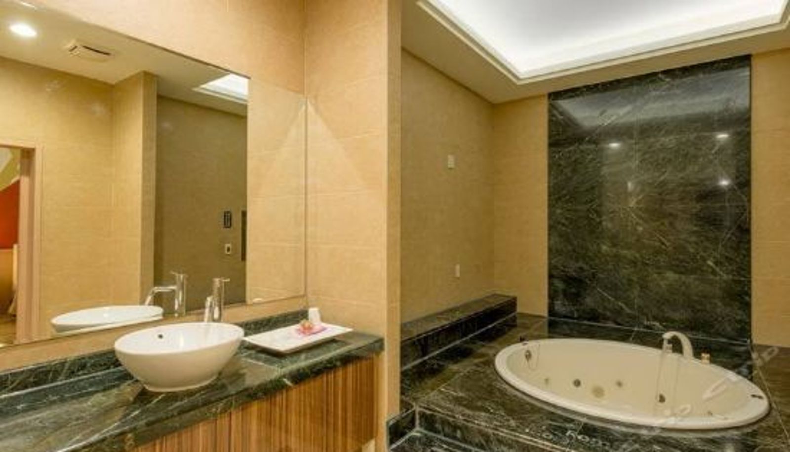 Suite - Pro Romance Motel