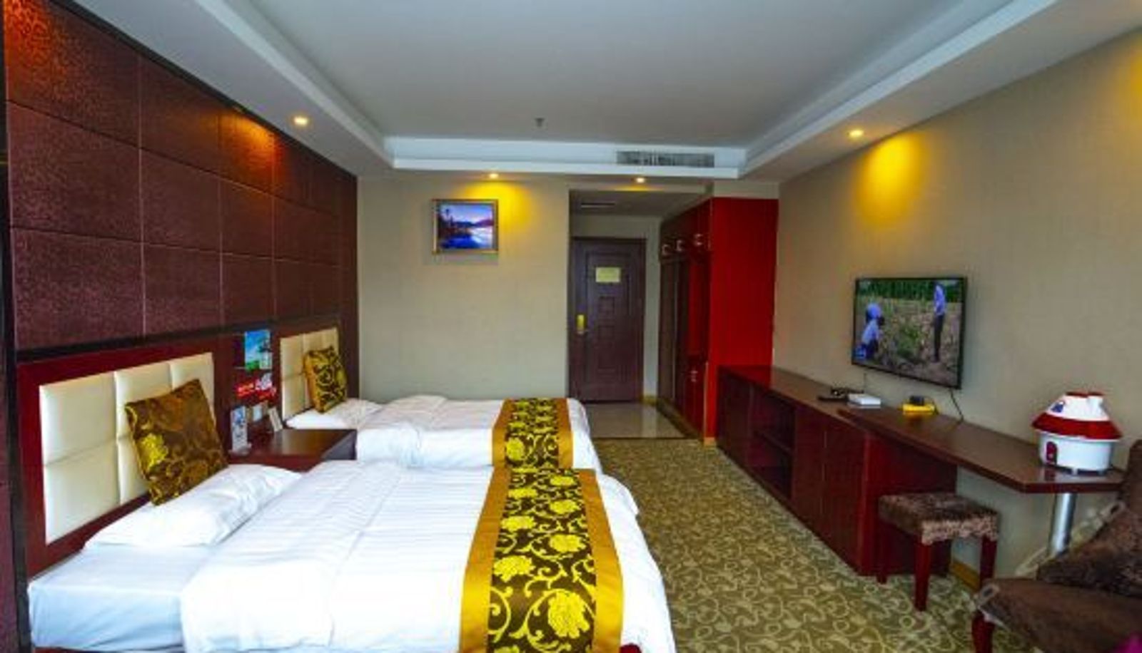 Chambre triple - Yuheng Holiday Hotel (Lhasa Potala Palace)