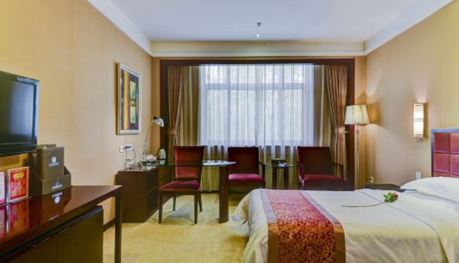 Camera business - New Shanghai International Hotel