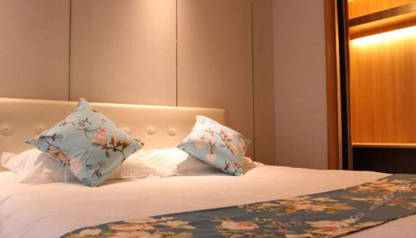 Superior-kamer - Jinlan Apartment (Tianjin Yujiabao High-speed Railway Station Baolongcheng)