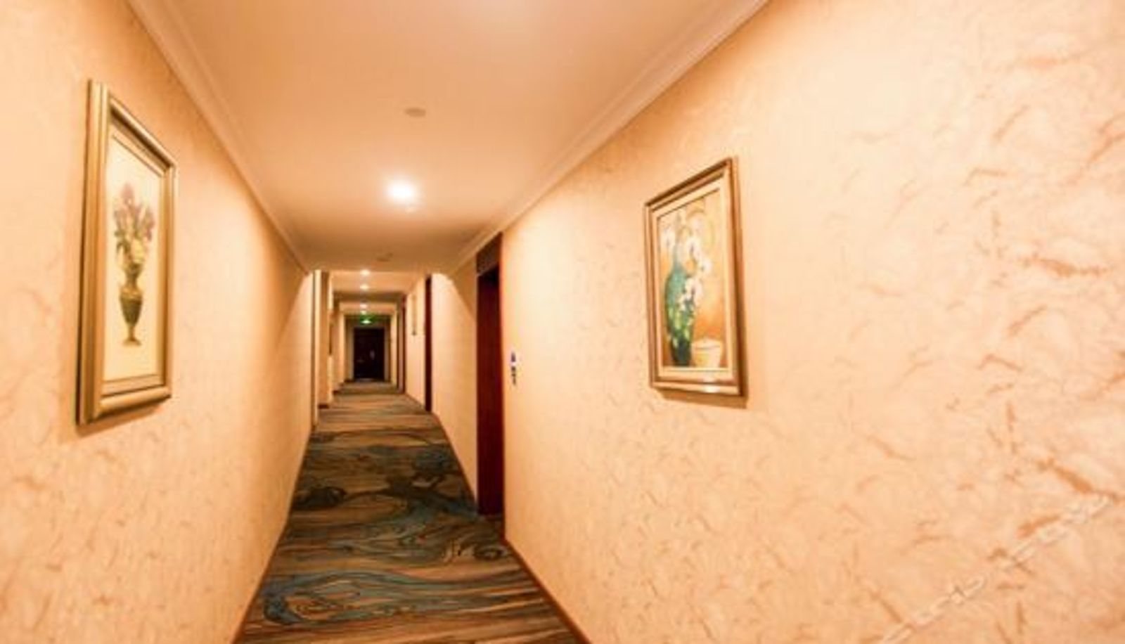 Rezeption - Shuijinggong Boutique Hotel