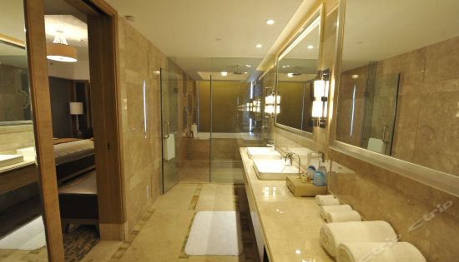 Camera business - Sovereign Hotel Zhanjiang