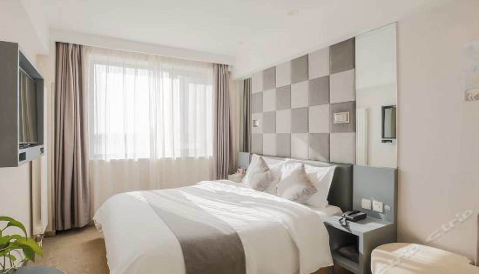 Business-kamer - Zsmart Hotel (Tianjin Binhai Finacial Free Trade Zone Yujiabao High-speed Railway Station)