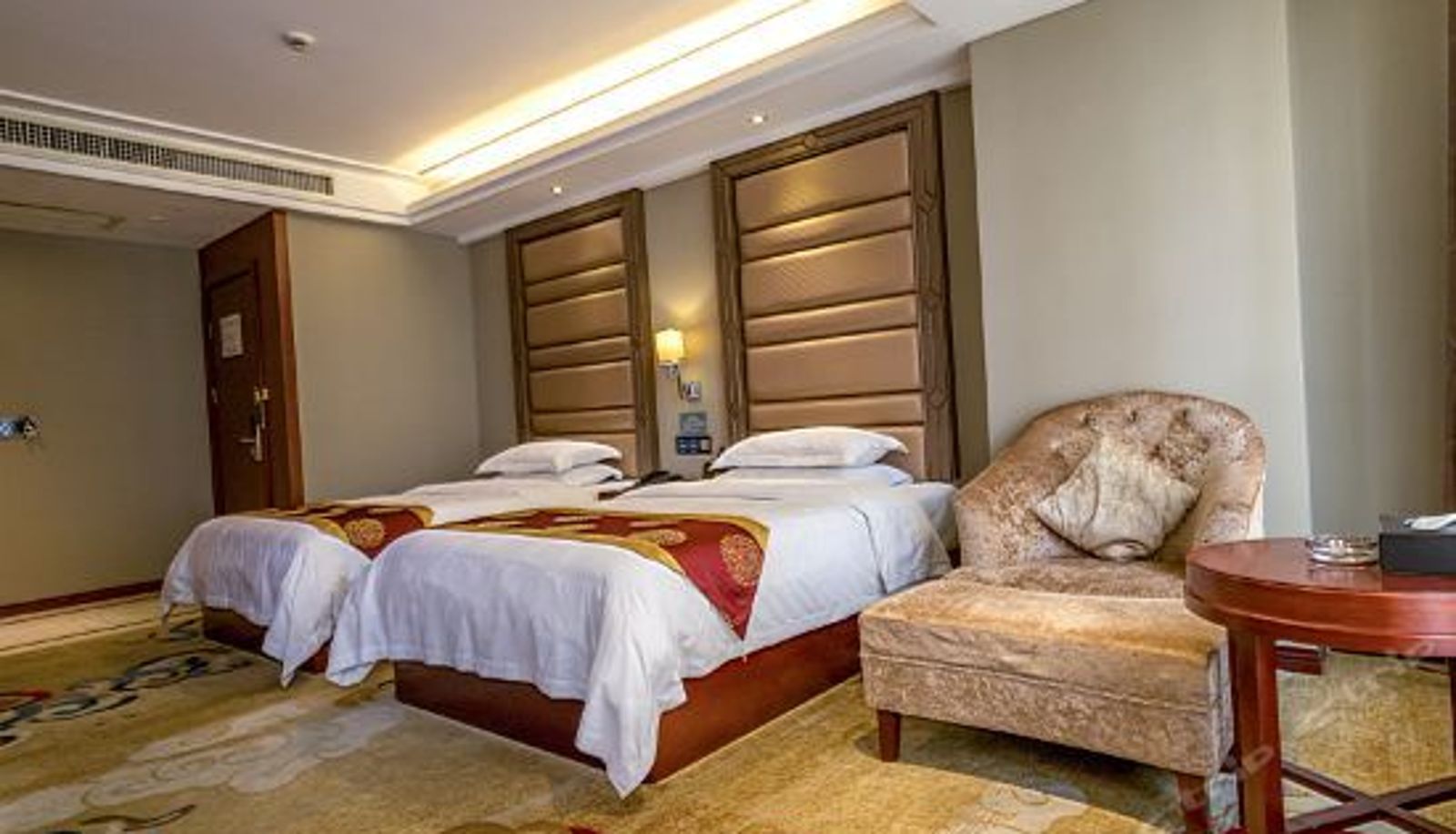 Camera business - Liri Wangchao Hotel
