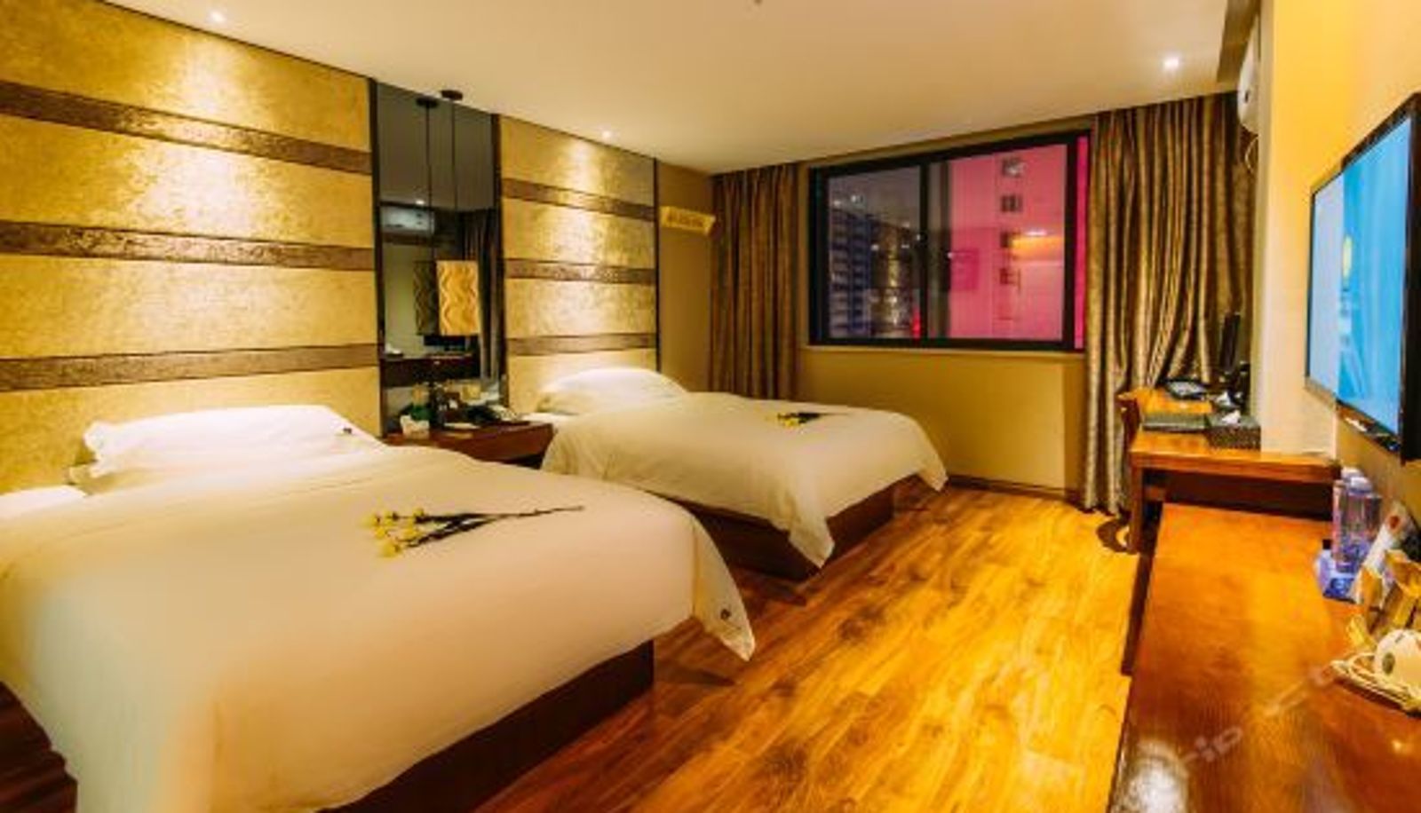 Camera business - Heideber Hotel