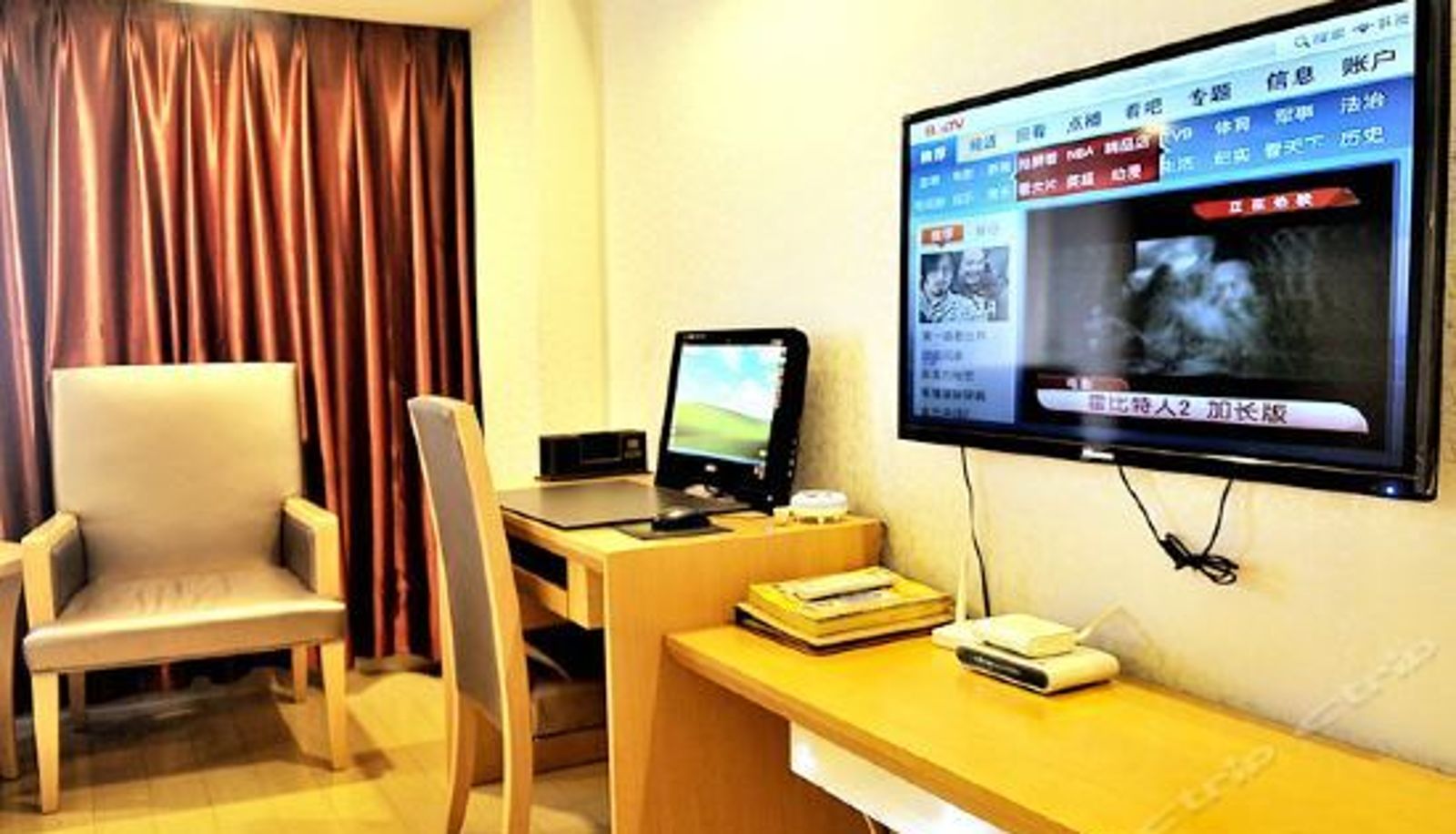 Camera business - Twelve Oaks Hotel
