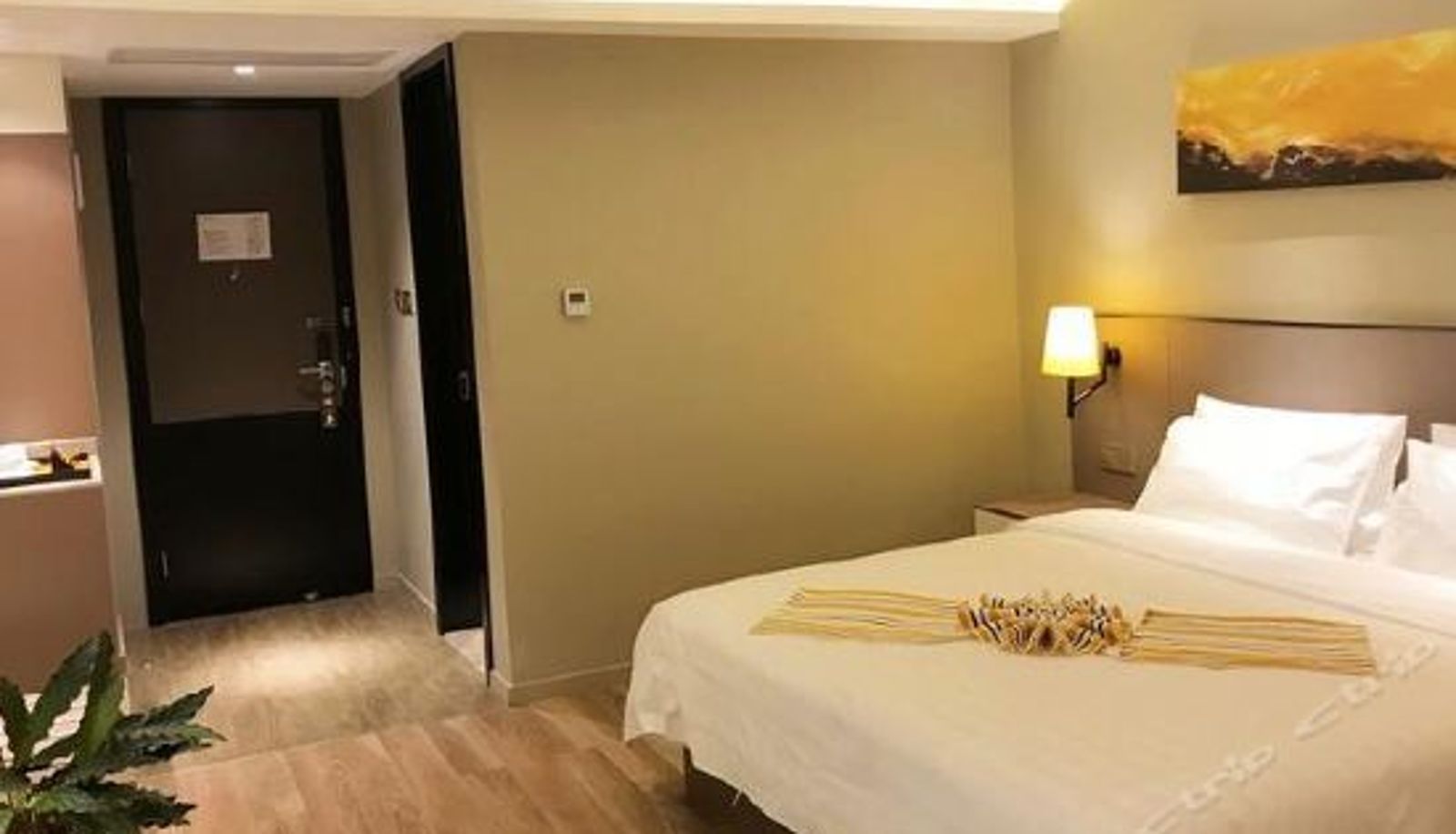 Camera business - Home Inn Plus (Wuxi New District Meicun Ancient Town)