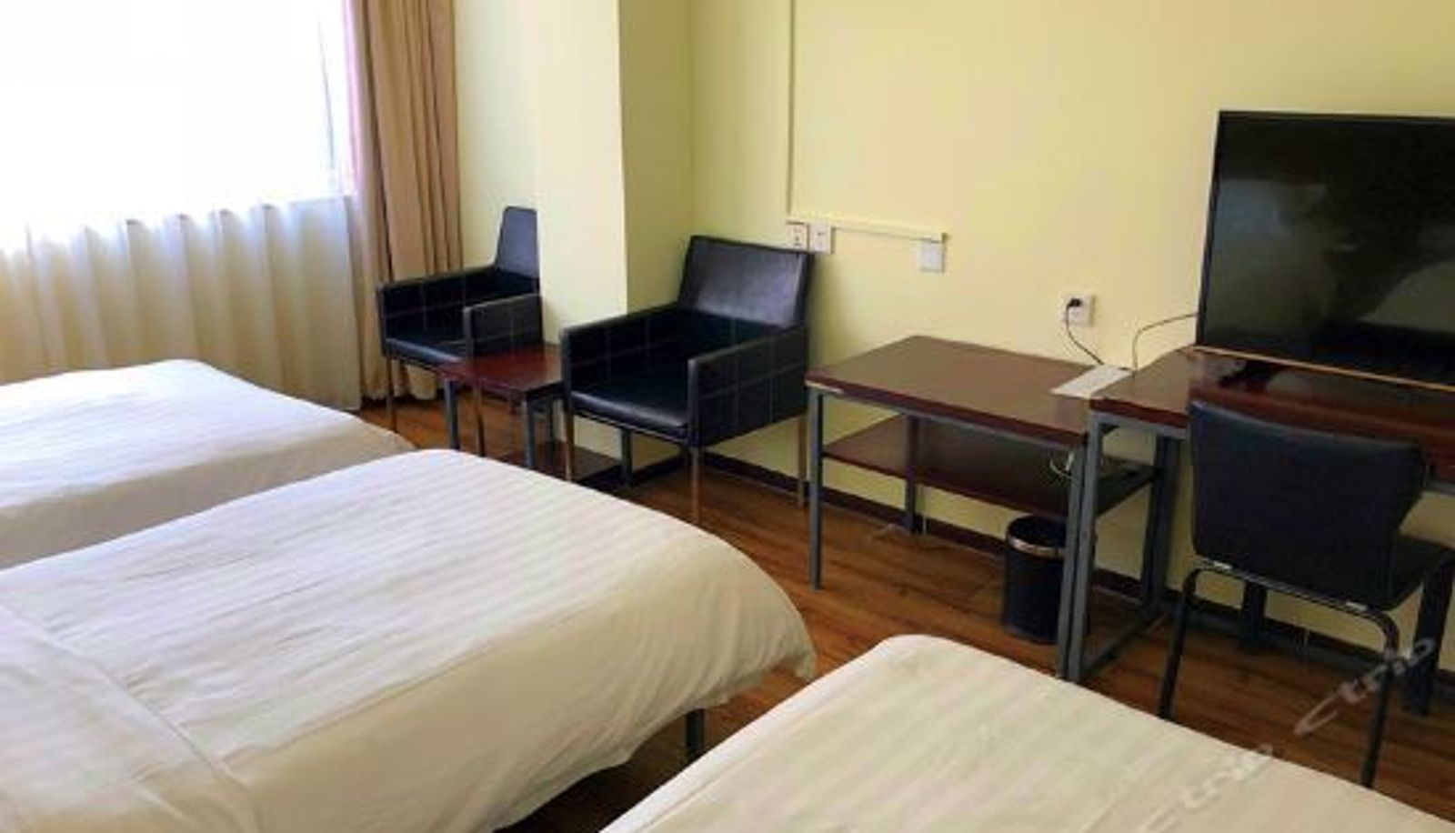 Tripla - Sunjoy Hotel