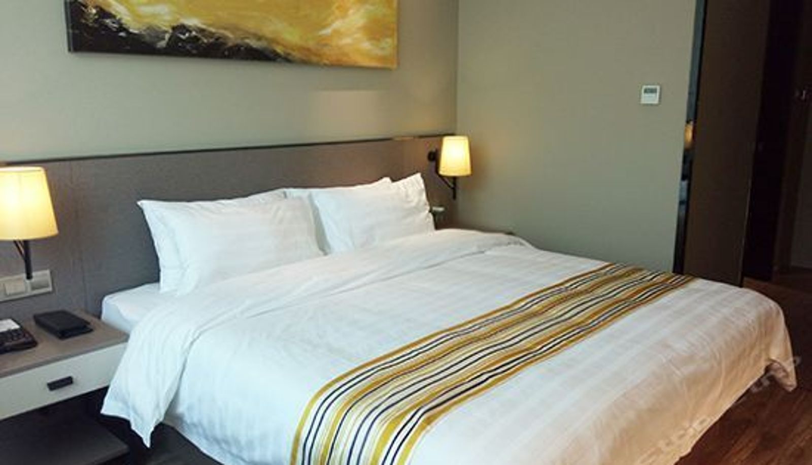 Habitación corporativa - Home Inn Plus (Shijiazhuang Lerthai Center Ping'an Street Metro Station)
