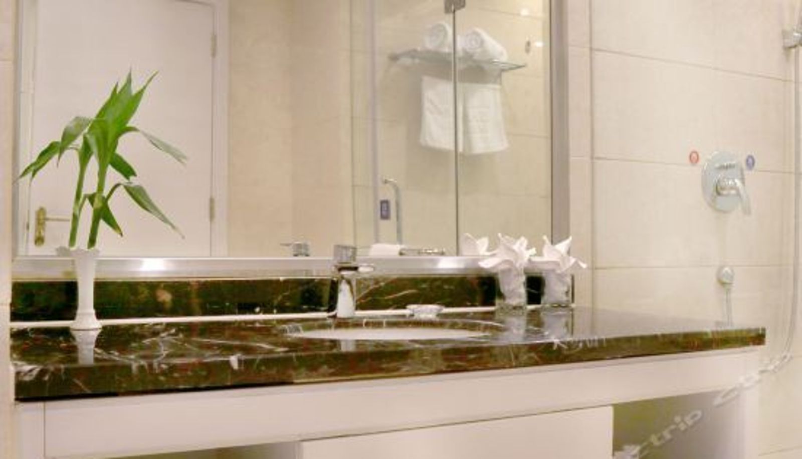Chambre Business - Suntown International Conference Center