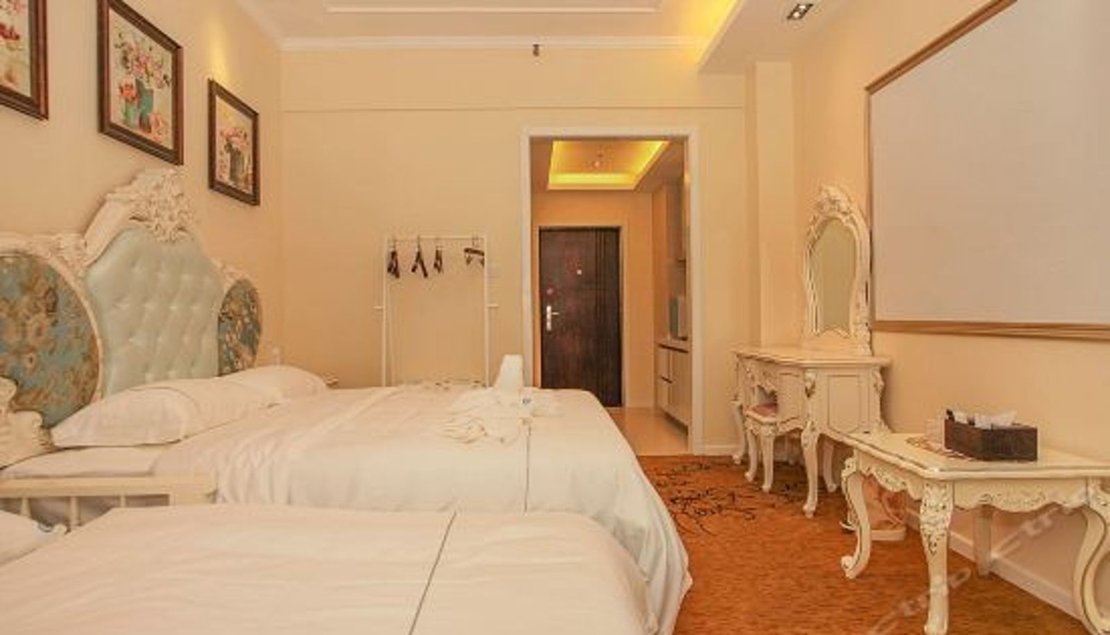 Family room - Youju Zizhu Lake-view Hotel (Wuhan Jingkai Wanda Plaza)