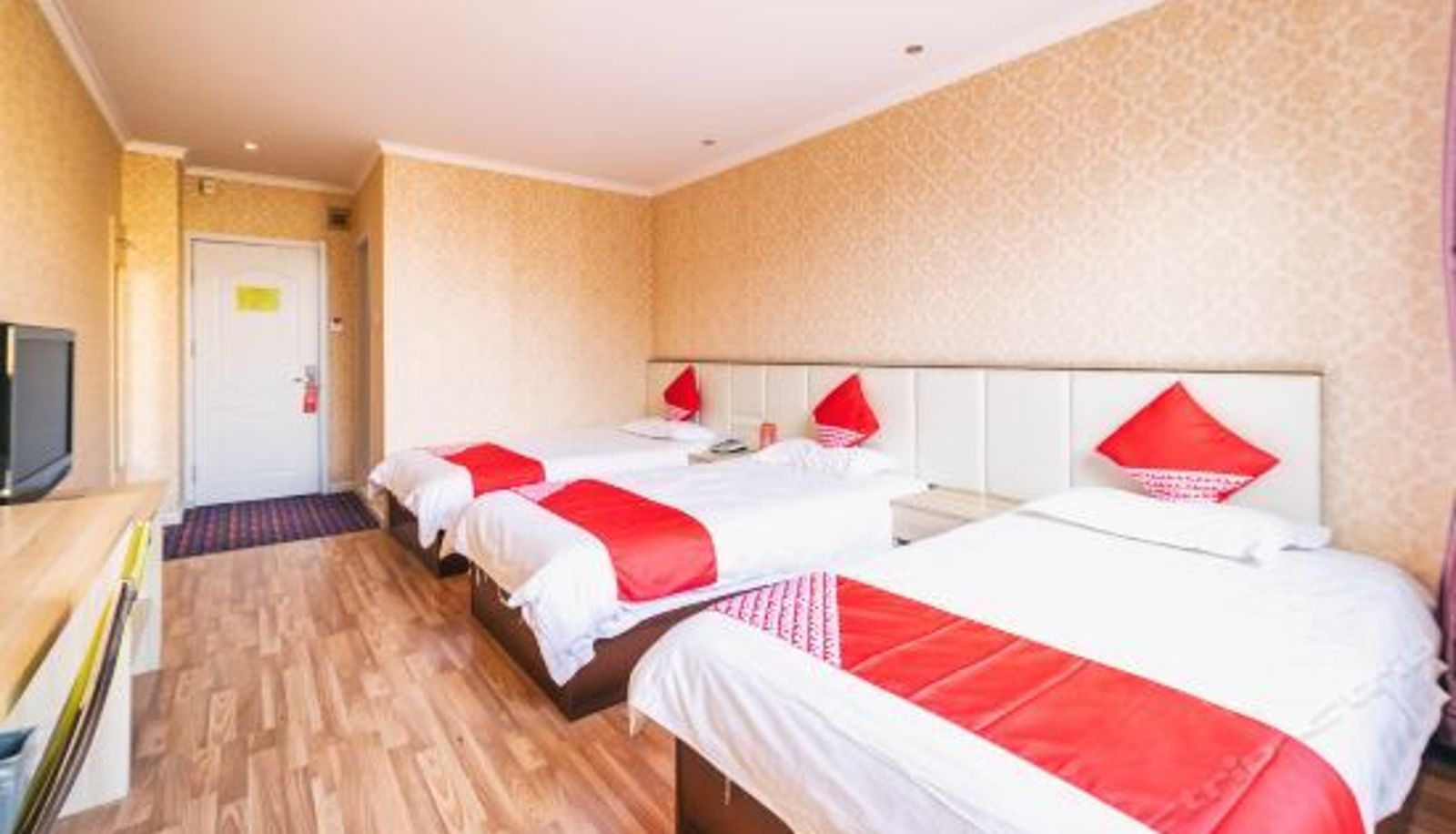 Triple room - Fushanwan Hotel (May 4th Square)