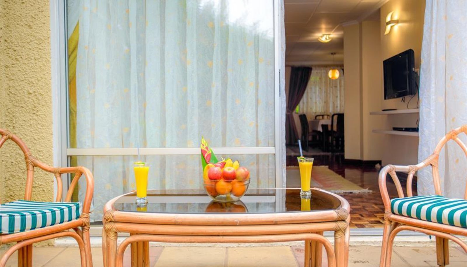 Info - MIMOSA COURT APARTMENTS