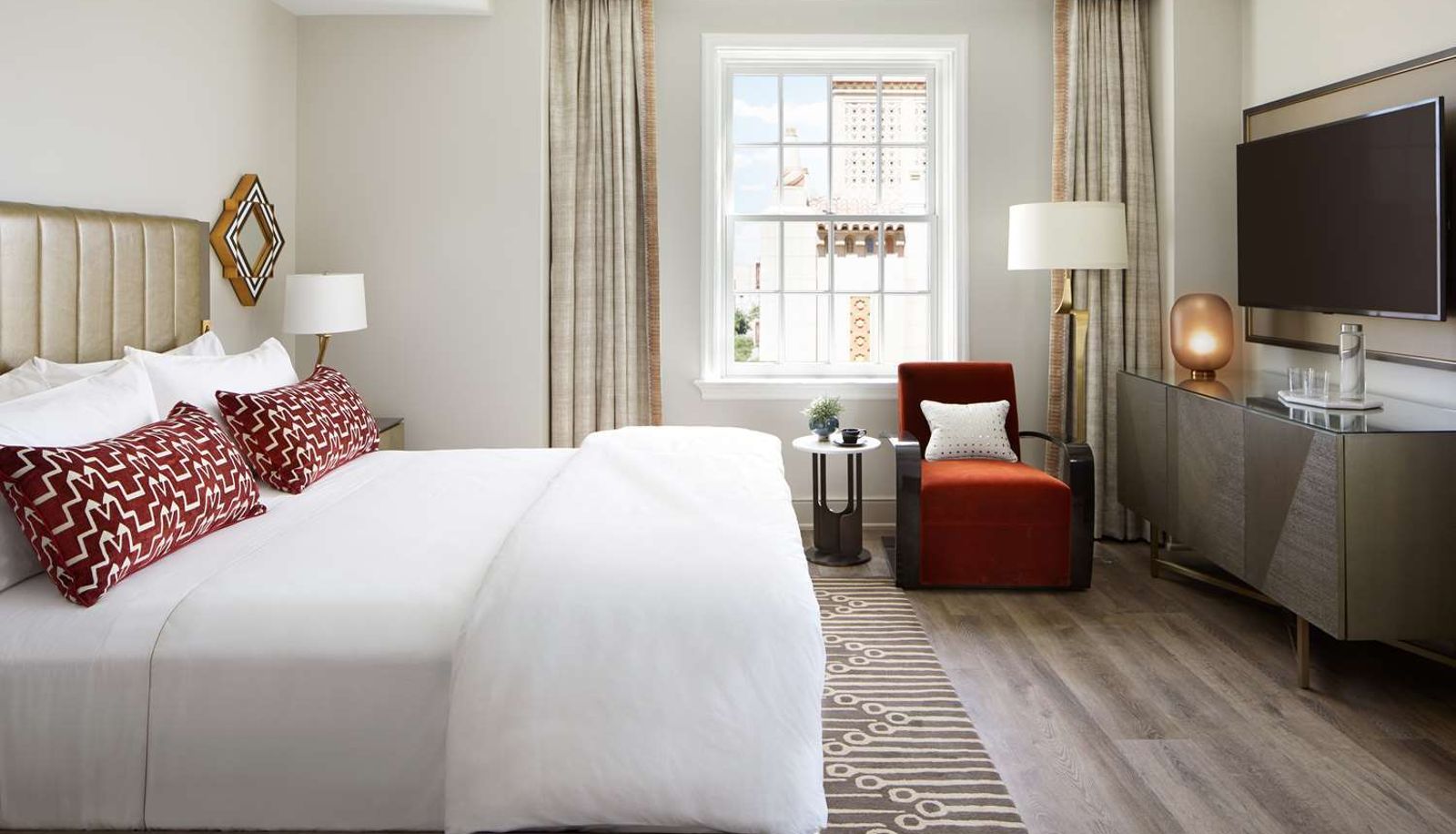Room - Plaza Hotel Pioneer Park