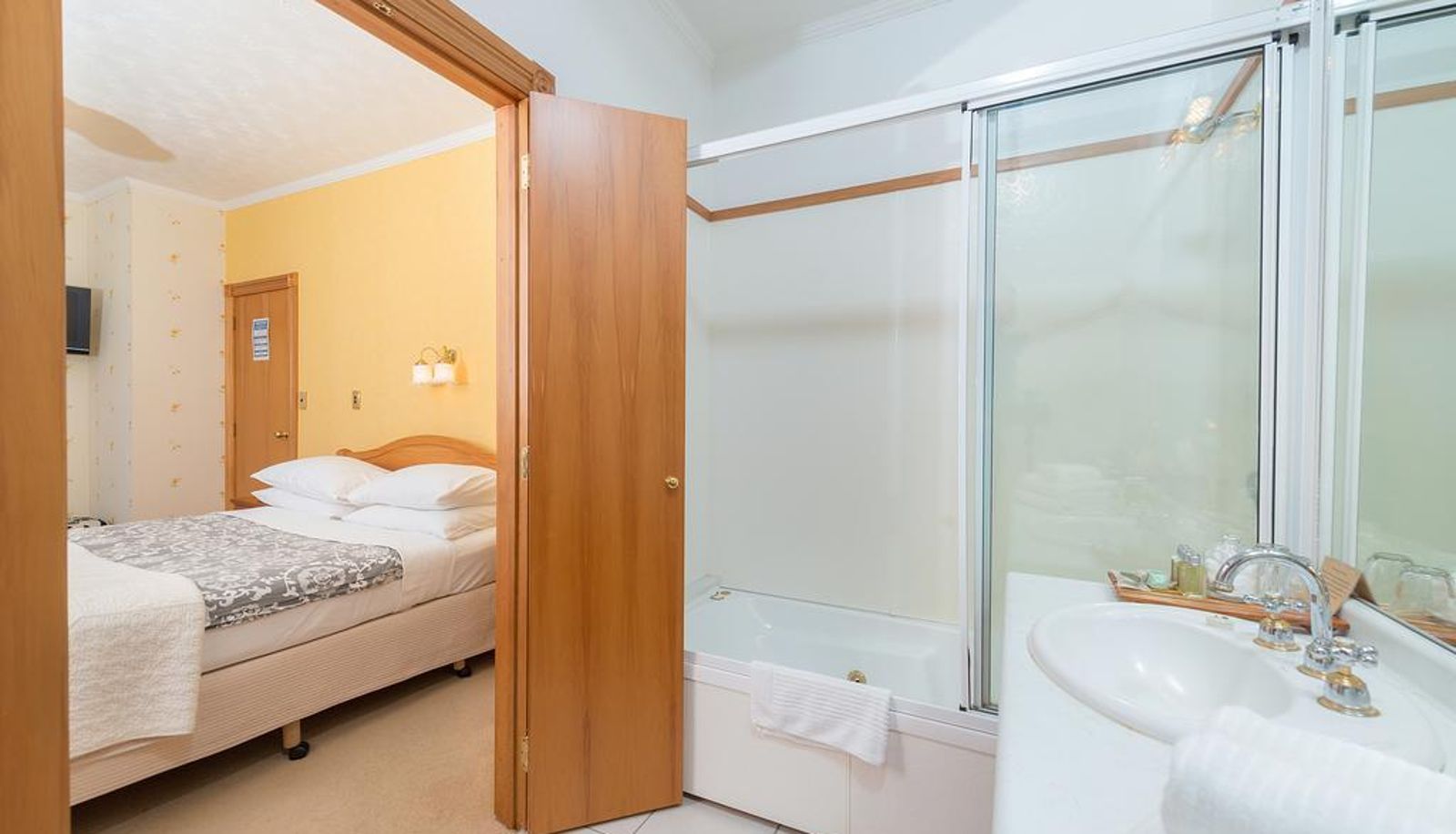 Info - Hamurana Lodge Boutique Hotel