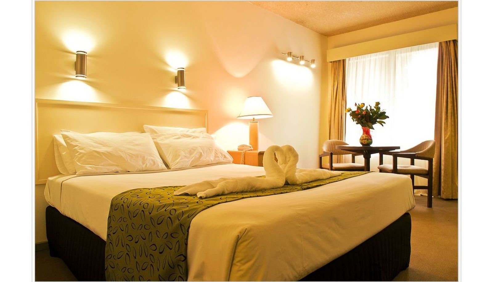 Room - Lamplighter Motel and Apartments