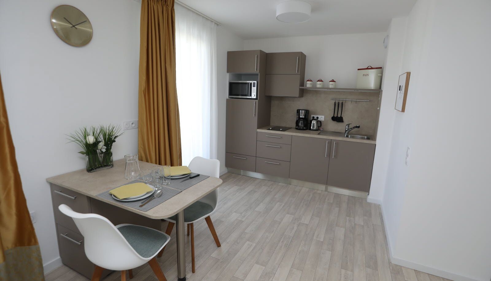 Coin cuisine dans la chambre - DOMITYS LE JARDIN D'EDO