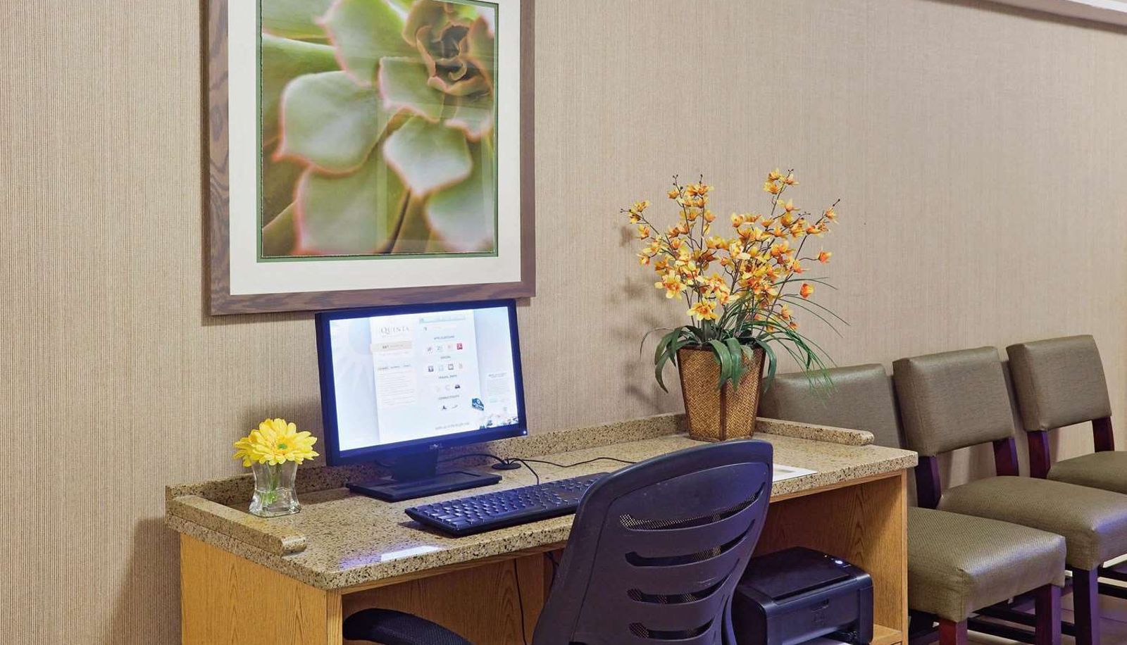 Business centre - Norwood Inn and Suites Merriville