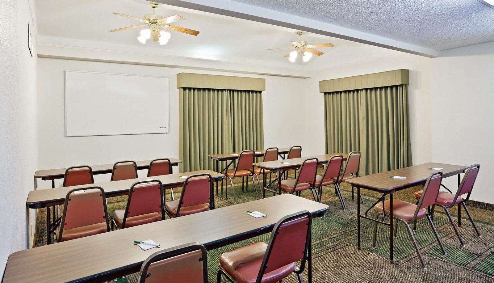 Conference room - Norwood Inn and Suites Merriville
