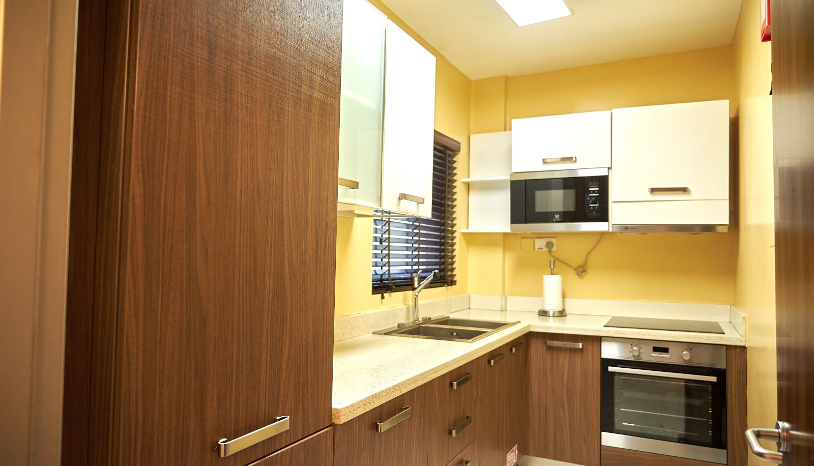 Keuken in de kamer - Belanova Apartments And Suites